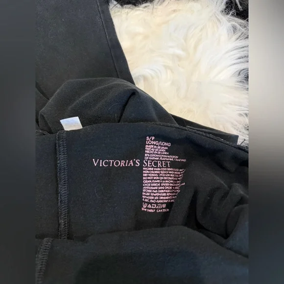 Victoria's Secret PINK Black Flare Leggings with Pink Heart Logo - Picture 4 of 7
